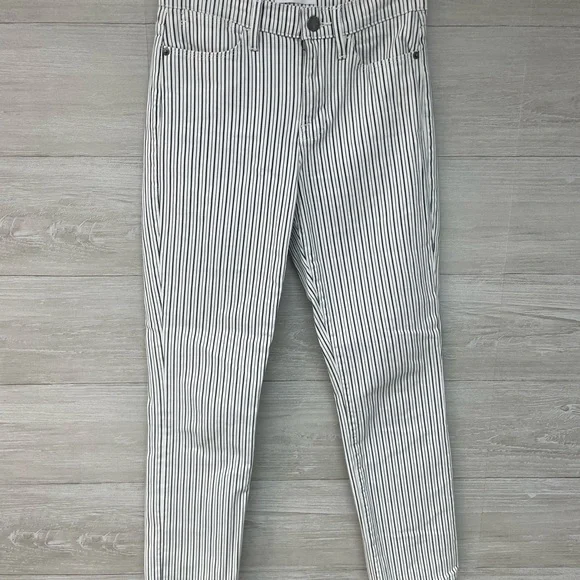 * | FRAME | Le High Straight Jeans. Size 26. - Picture 9 of 12